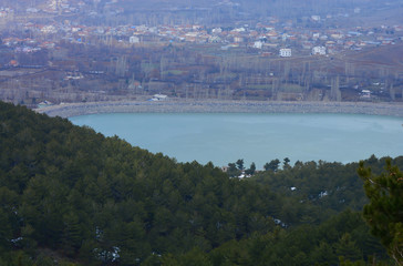 Fototapeta premium Ormanın İçindeki Güzel Köy