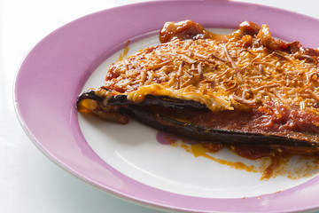 Berenjena gratinada con queso.