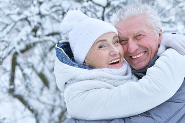 Obraz premium senior couple posing outdoors