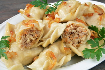 pierogi z kapustą i mięsem
