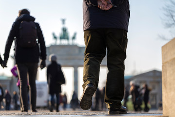 people at brandenburg gate berlin germany © Tobias Arhelger
