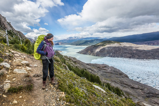 Chile, Regi&oacute;n de Magallanes y de la Ant&aacute;rtica Chilena, Ultima Esperanza, Torres del Paine, O-Circuit-Wanderung 130km, Blick auf den Glacier Grey