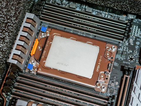 Unspecified CPU on mainboard computer