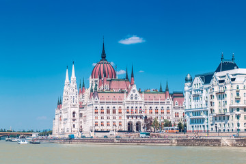 Obraz premium Budapest parliament building
