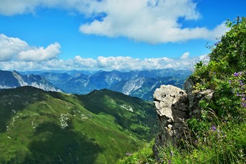Fototapeta na wymiar Austrian Alps-view on the Alps from peak Geissspitz (2334m)