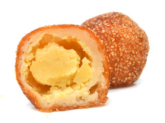 A rice cake balls with sesames and soy grounds