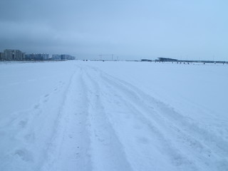winter road to the distance