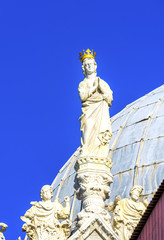 Fototapeta na wymiar King Statue Saint Mark's Church Venice Italy