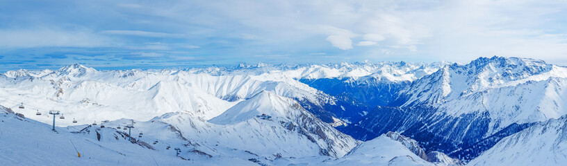 Fototapeta na wymiar The Alpine skiing resort in Austria