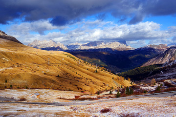 Fototapeta na wymiar Fall colours in the Dolomites, Italy, Europe