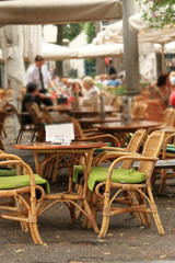 Strassencafe im Sommer