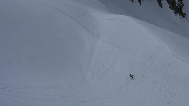 Zoom in, skier in Andermatt