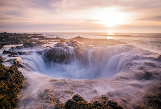 Thor's Well Misted © Travis