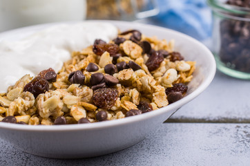 Traditional granola with raisins