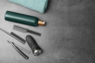 Naklejka premium Shaving accessories for man on grey background