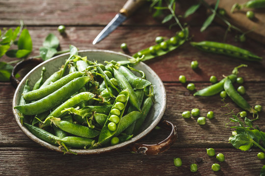 Petit Pois frais pr&ecirc;t &agrave; Cuire