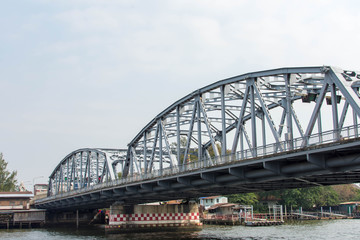 タイ・バンコク・チャオプラヤ川・ボート・鉄橋