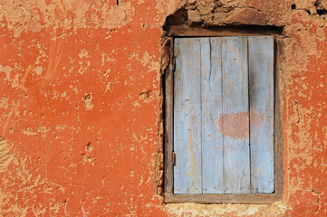 Madagascar 043 red stone wall
