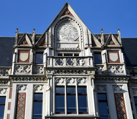 Wundervoller Giebel der gotisierten Fassade des ehemaligen Kaiserlichen Hauptpostamtes