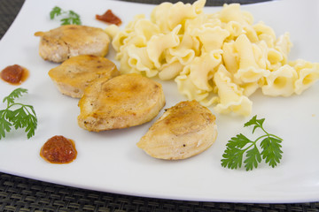 filet de poulet et pâtes