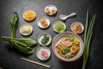 Obraz na płótnie Canvas 典型的な中華そば　Popular Chinese noodles (ramen)