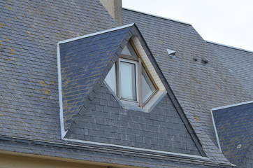 Toiture ancienne. (France)