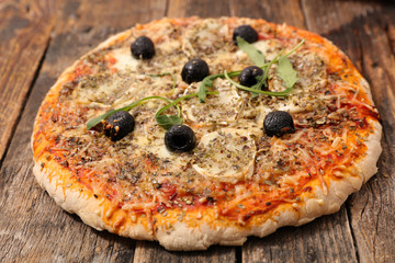 pizza with cheese and olive