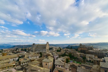 イタリアのオルビエート, 城郭都市