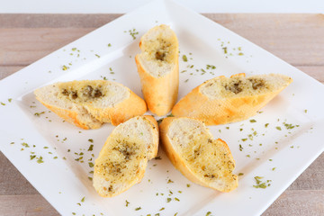 Baguette mit Kräuterbutter