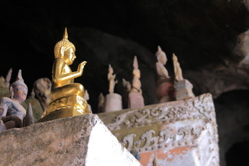 Laos, Pak Ou caves