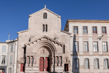 Fototapeta na wymiar Eglise Sainte-Trophine Arles