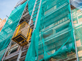 Baustelle  Gerüstbau Lastenaufzug