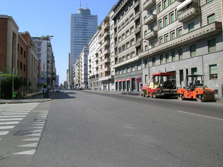 Empty street in Milan city center, viale Tunisia, 2011. - obrazy, fototapety, plakaty