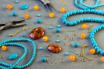 Tools, beads, accessories for making jewelry. Needlework.