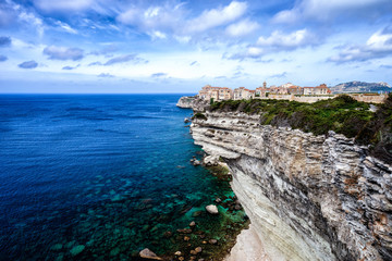 Fototapeta na wymiar White cliffs of Bonifacio