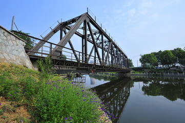 Steel structure of railway bridge