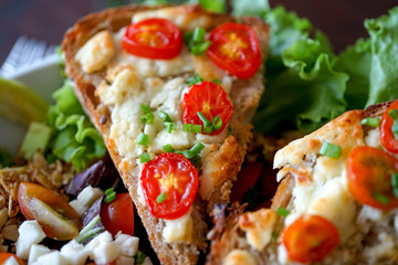 Salad chevre chaud. French kitchen. Close-up.