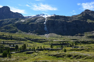 Fototapeta na wymiar Atemberaubende Bergwelt in Südtirol