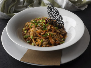 Rice noodles with sauce