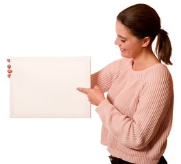 Junge Frau mit Schild
