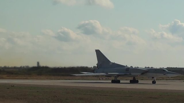 Tu-22M3 begins to run