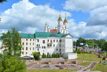 Fototapeta na wymiar beautiful urban summer citypicture.Vitebsk, Belarus