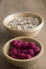 corn flakes lamponi ribes e mirtilli per colazione
