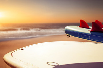 deska surfingowa pod produkt reklamowy lub tekst  