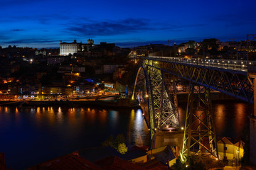 nocne widoki Porto, Portugalia