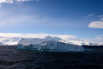 Fototapeta na wymiar Antarctic landscape with iceberg