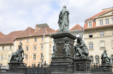 Obraz premium Monument at the Main Square in Graz, Austria