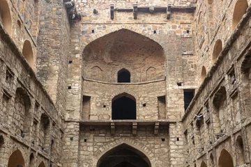 Cercles muraux Monument artistique ancient water tank Agrasen ki Baoli, with the arches visible, New Delhi, India