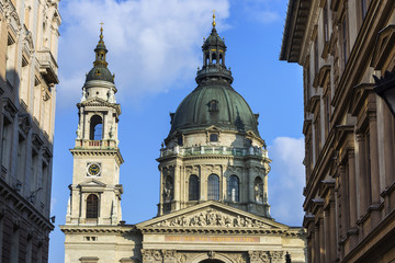 Fototapeta na wymiar St.-Stephans-Basilika im Zentrum von Budapest