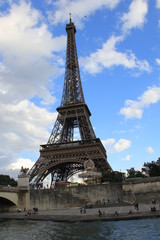 Fototapeta na wymiar Eiffel Tower from the river Seine.